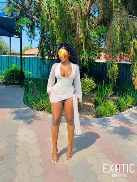 Mia, escort in Roma, Zambia (photo 2)