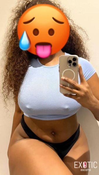 Becky, escort in Roma, Zambia (photo 4)
